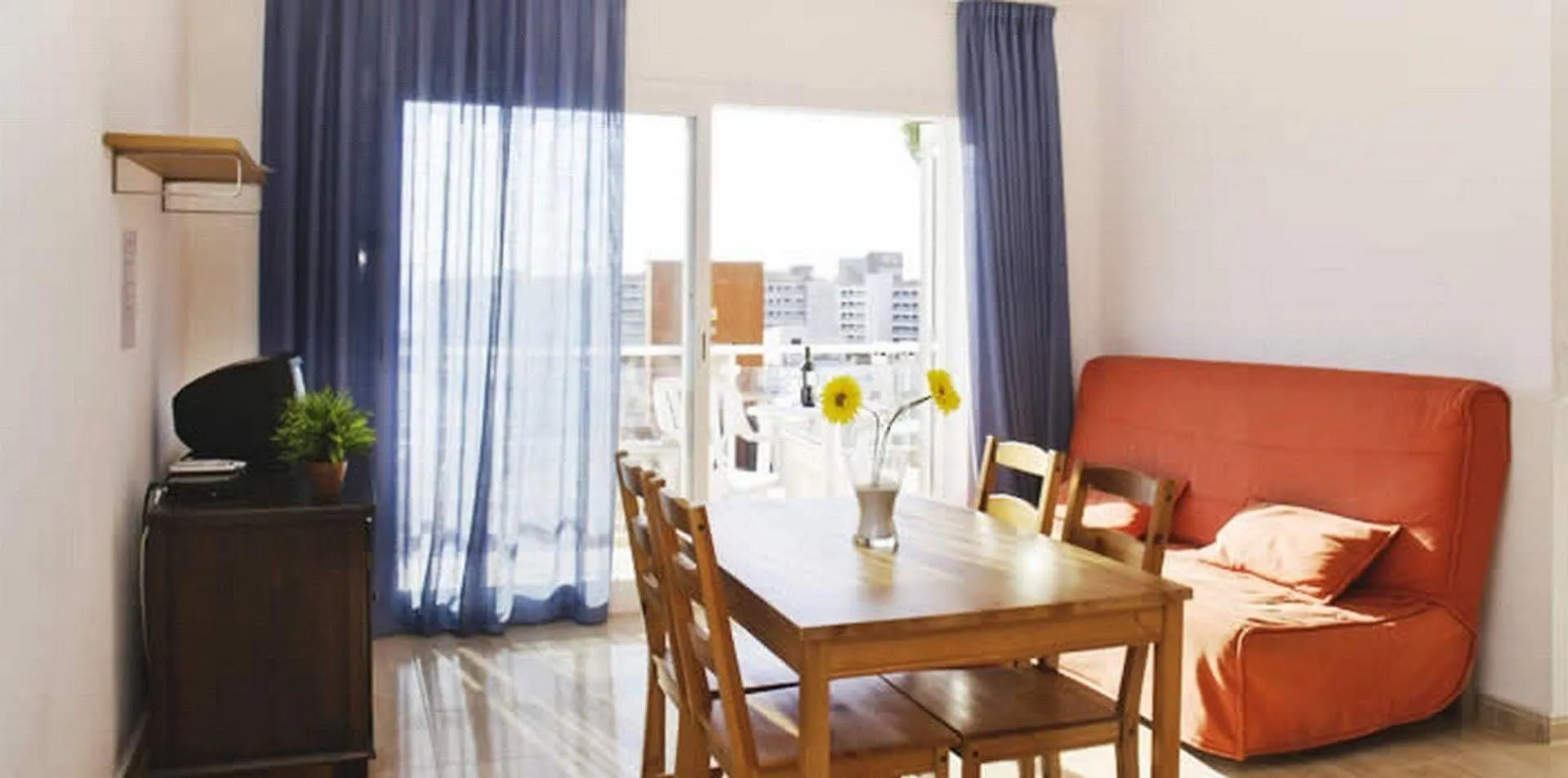 Bon Sol Apartamentos レスタルティット